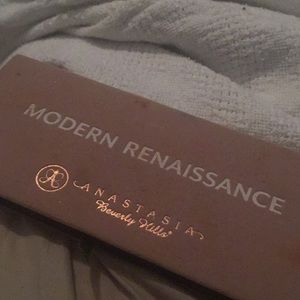 Modern Renaissance Eyeshadow Palette